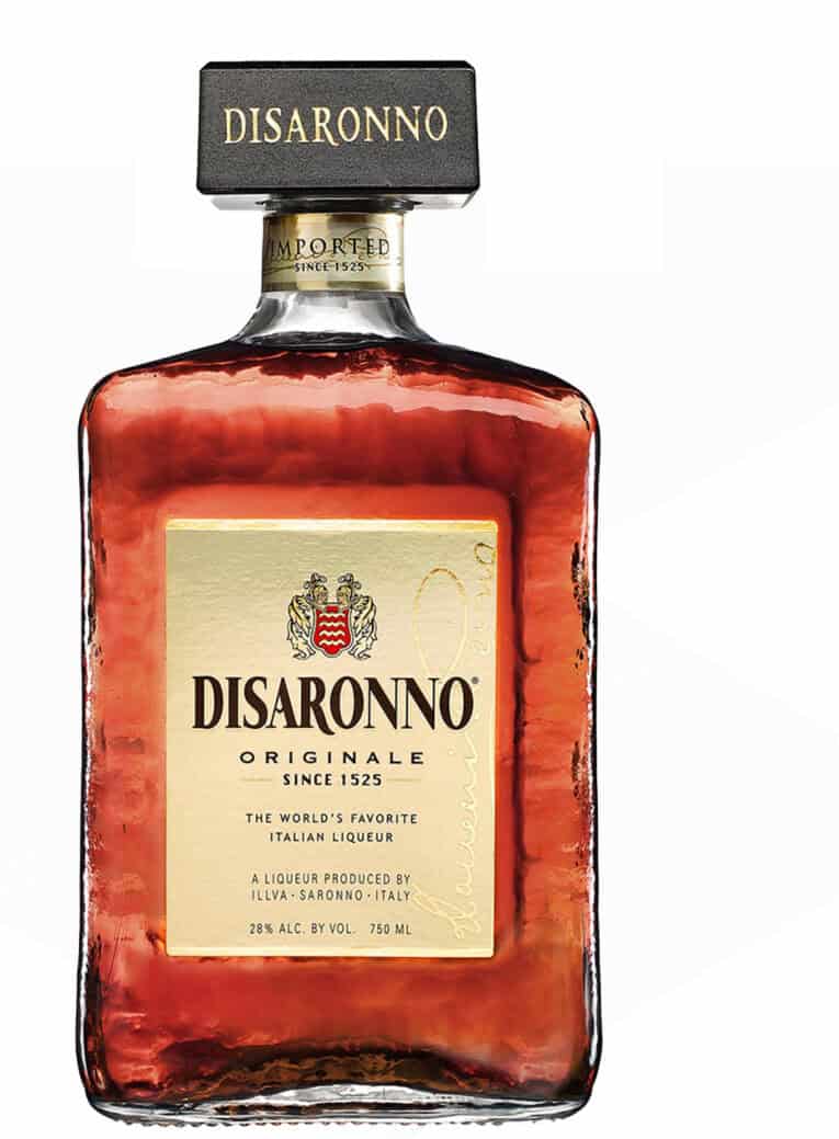 Disaronno Amaretto 0.7L 28% - lichior italian de calitate superioară, ideal pentru cocktailuri.