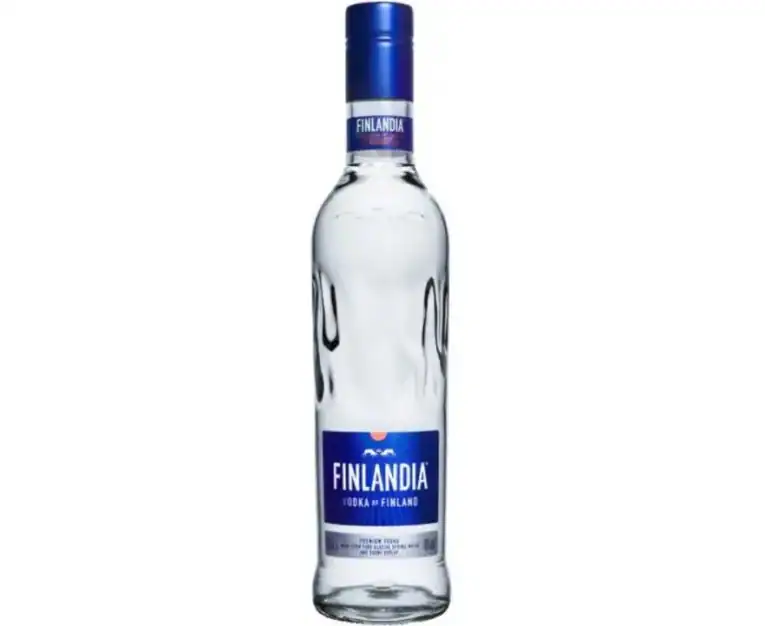 Finlandia vodka 0,5L, ideal pentru cocktailuri și momente speciale, disponibil acum la MySuperMarket.